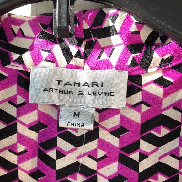 🌷Blouse by Tahari 🌷 - Picture 6 of 9